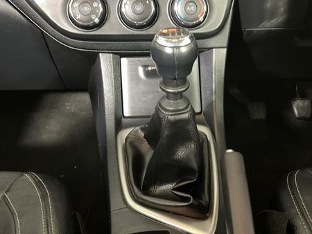 2015-Toyota-Corolla-16-Prestige_10