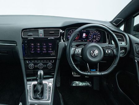 2019-Volkswagen-Golf-VII-20-TSI-R-Auto-228kW_14