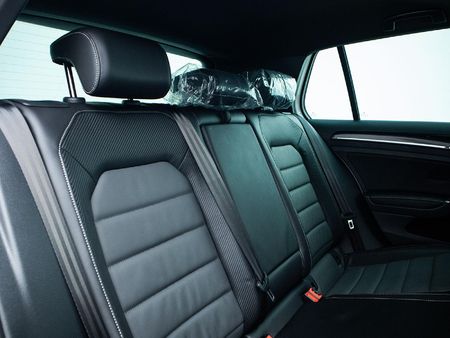 2019-Volkswagen-Golf-VII-20-TSI-R-Auto-228kW_15