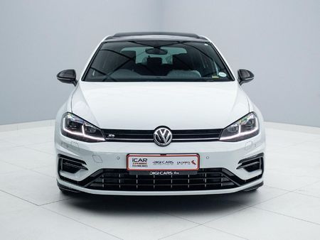 2019-Volkswagen-Golf-VII-20-TSI-R-Auto-228kW_2