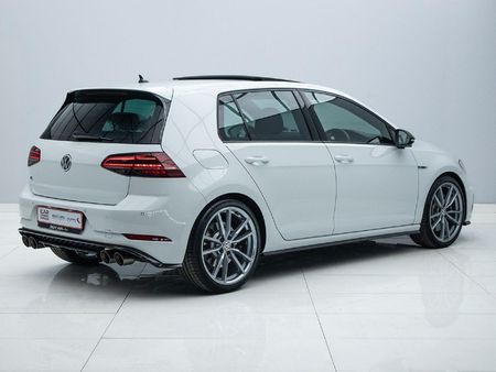 2019-Volkswagen-Golf-VII-20-TSI-R-Auto-228kW_4