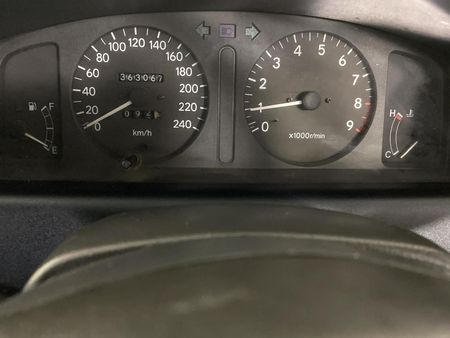 1999-Toyota-Corolla-RXi_2