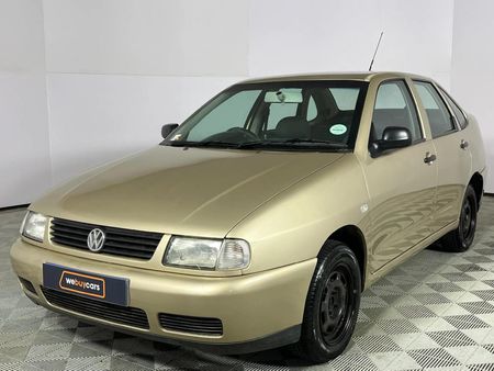 2003-Volkswagen-Polo-Classic-14_0