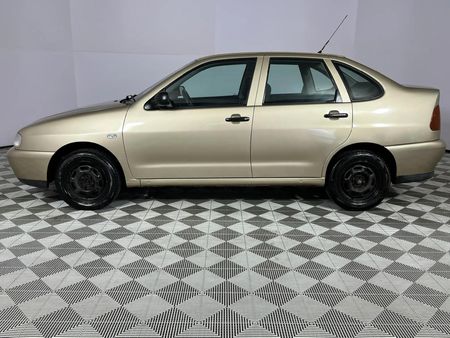 2003-Volkswagen-Polo-Classic-14_14