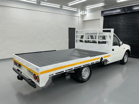 1999-Isuzu-KB-200-SWB_5