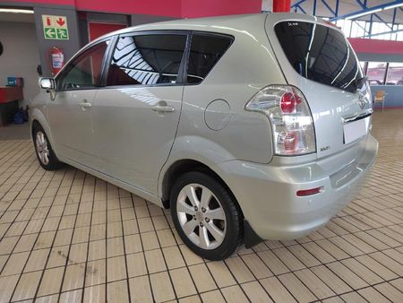 2009-Toyota-Verso-160-SX_3