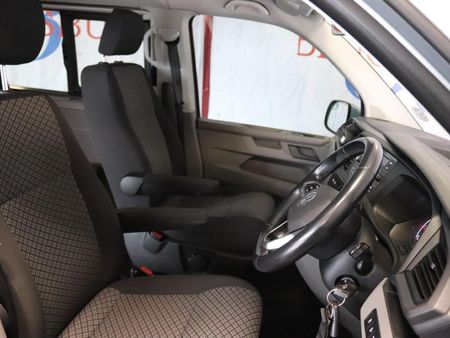 2022-Volkswagen-Transporter-T61-Crew-Bus-20-BiTDI-SWB-146kW-4Motion-Auto-5_10