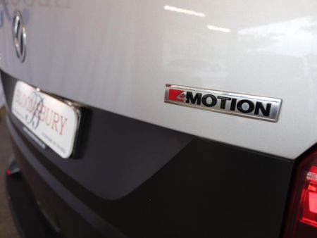 2022-Volkswagen-Transporter-T61-Crew-Bus-20-BiTDI-SWB-146kW-4Motion-Auto-5_14