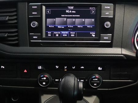 2022-Volkswagen-Transporter-T61-Crew-Bus-20-BiTDI-SWB-146kW-4Motion-Auto-5_6