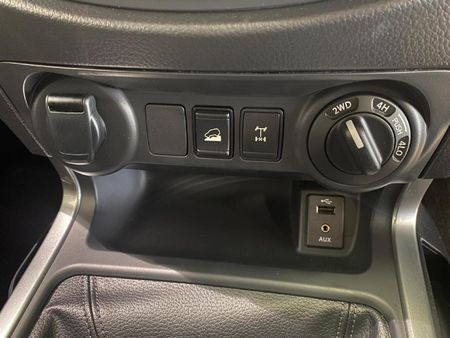2024-Nissan-Navara-25-DDTi-SE-4X4-Single-Cab_13