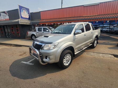 2012-Toyota-Hilux-30-D-4D-Heritage-Raised-Body-Double-Cab_0