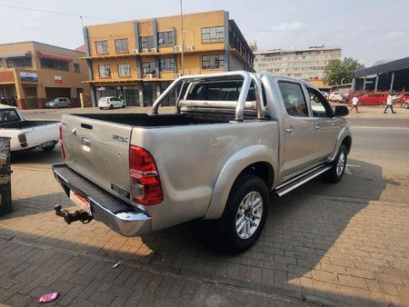 2012-Toyota-Hilux-30-D-4D-Heritage-Raised-Body-Double-Cab_3