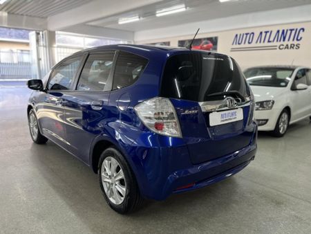 2011-Honda-Jazz-13-Hybrid_2
