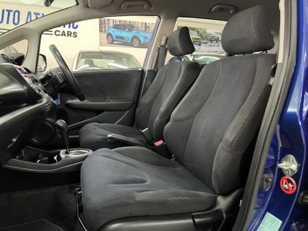 2011-Honda-Jazz-13-Hybrid_4