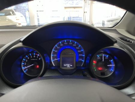 2011-Honda-Jazz-13-Hybrid_7