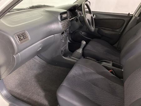 2001-Toyota-Corolla-160i-GLE_8