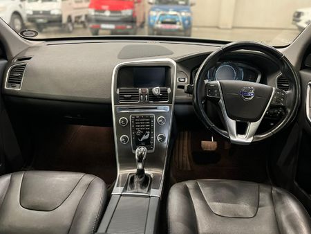 2014-Volvo-XC60-T5-Excel-Auto-Drive-E_9