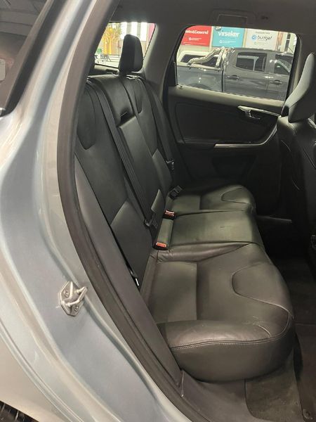2014-Volvo-XC60-T5-Excel-Auto-Drive-E_13