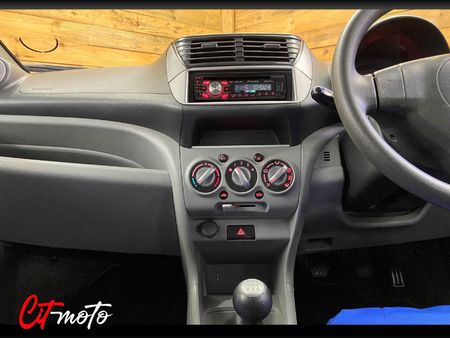 2011-Suzuki-Alto-10-GL_15