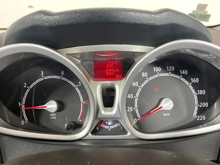 2012-Ford-Fiesta-16i-Titanium-3-dr_1
