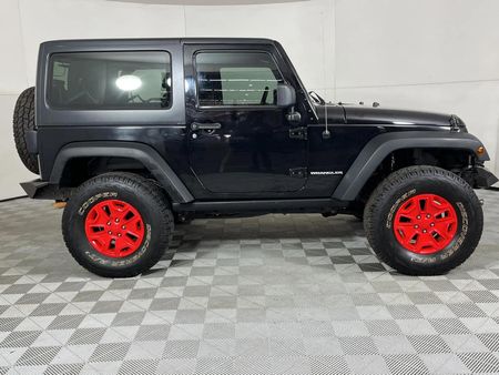 2014-Jeep-Wrangler-36-V6-Rubicon-2-dr_10