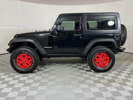 2014-Jeep-Wrangler-36-V6-Rubicon-2-dr_12