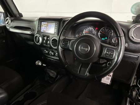 2014-Jeep-Wrangler-36-V6-Rubicon-2-dr_1