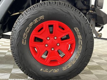 2014-Jeep-Wrangler-36-V6-Rubicon-2-dr_4