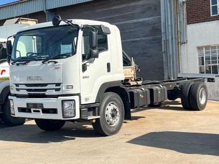 2024-Isuzu-FTR-850-AMT-CC_2