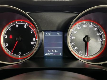 2022-Suzuki-Swift-12-GLX_2