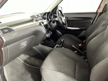 2022-Suzuki-Swift-12-GLX_7