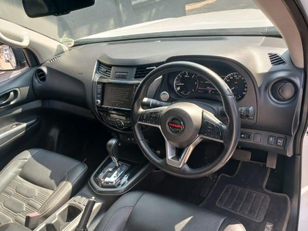 2022-Nissan-Navara-25-DDTi-PRO-4X-4X4-Auto-Double-Cab_9