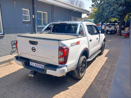 2022-Nissan-Navara-25-DDTi-PRO-4X-4X4-Auto-Double-Cab_5