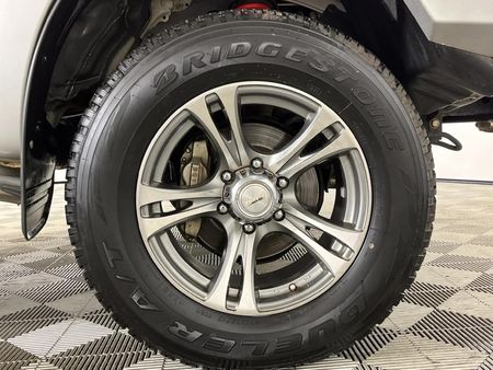 2013-Toyota-Hilux-30-D-4D-Raider-4x4-Auto-Double-Cab_4