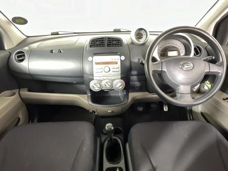 2006-Daihatsu-Sirion-13i_1