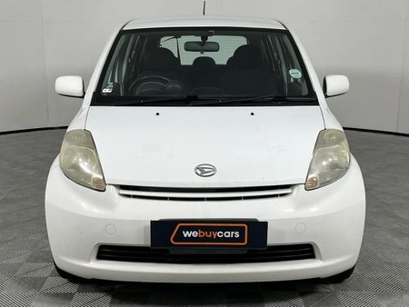 2006-Daihatsu-Sirion-13i_3