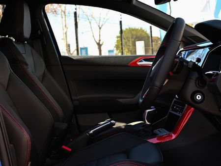 2024-Volkswagen-Polo-20-GTI-Auto-147kW_15