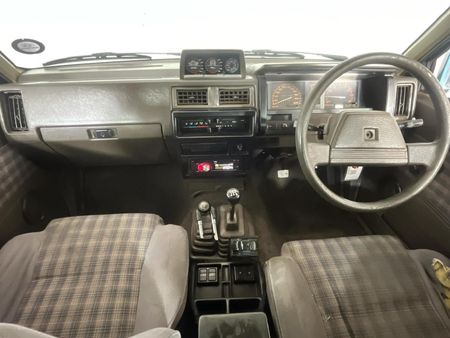 1992-Nissan-Sani-V6-30-4x4-Patrol_1
