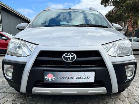2016-Toyota-Etios-Cross-15-XS-5-dr_2