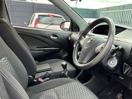 2016-Toyota-Etios-Cross-15-XS-5-dr_6