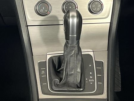 2015-Volkswagen-Golf-VII-14-TSI-Comfortline-Auto_10