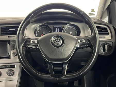 2015-Volkswagen-Golf-VII-14-TSI-Comfortline-Auto_12