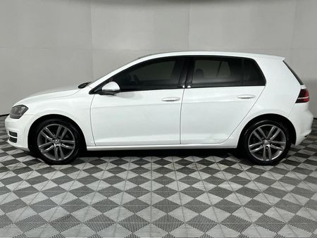 2015-Volkswagen-Golf-VII-14-TSI-Comfortline-Auto_17