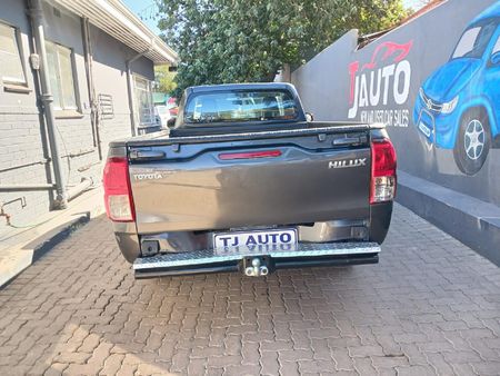2021-Toyota-Hilux-24-GD-Single-Cab_5