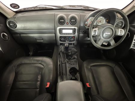 2005-Jeep-Cherokee-28-CRD-Limited_1