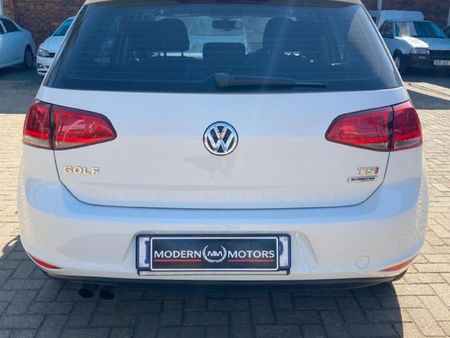 2015-Volkswagen-Golf-VII-14-TSI-Comfortline-Auto_5