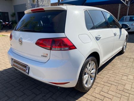 2015-Volkswagen-Golf-VII-14-TSI-Comfortline-Auto_6