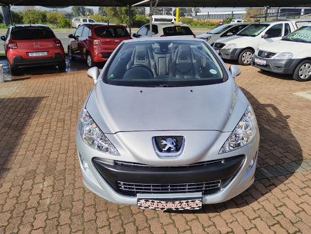 2011-Peugeot-308-CC-16-Auto_4