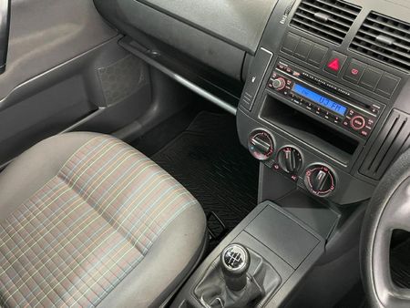 2006-Volkswagen-Polo-Classic-16-Trendline_9