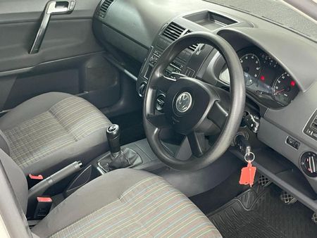 2006-Volkswagen-Polo-Classic-16-Trendline_6